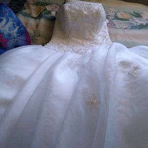 Wedding dress